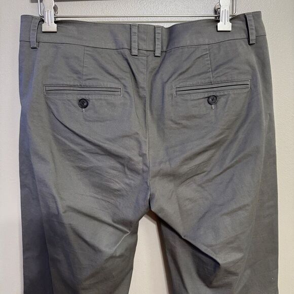 Vince khaki green flat front chino pant size 6 - Picture 5 of 7